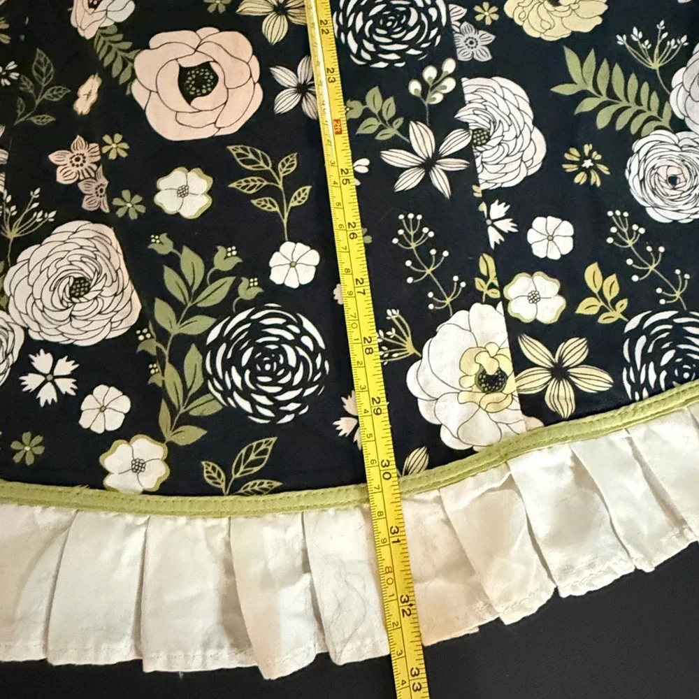 Now Designs Black Floral Ruffle Apron with Pockets Full Length Kitchen Cooking